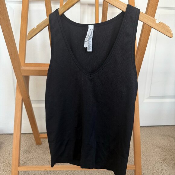 Black Athleta Fitted Tank Top - Picture 1 of 4